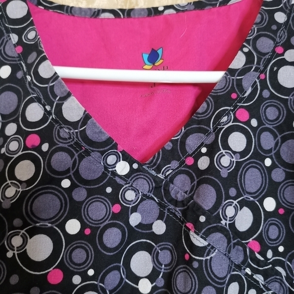 Scrubs top - Picture 3 of 6